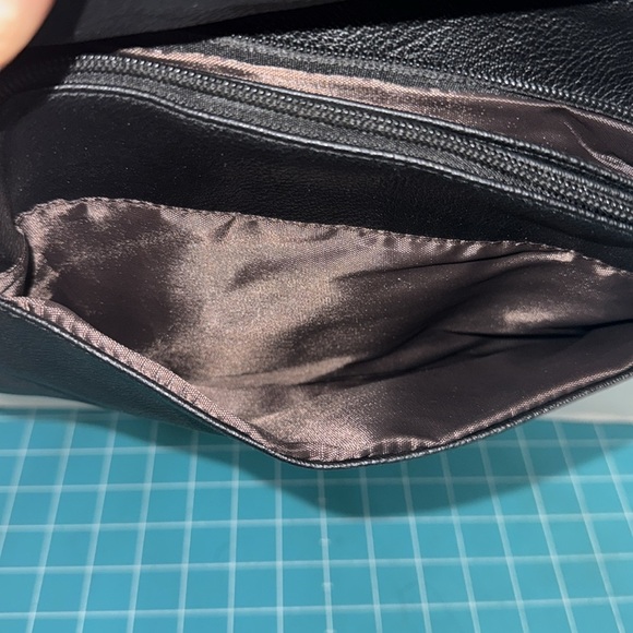 Studded Black Skull Embossed Crossbody Bag Purse Vegan Faux Leather 10x6.5x2 - Picture 4 of 12